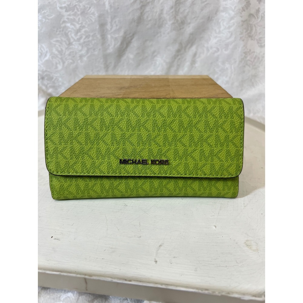 Michael Kors Jet Set Travel Large Trifold Wallet Lime Green 35R4STVF3B NEW